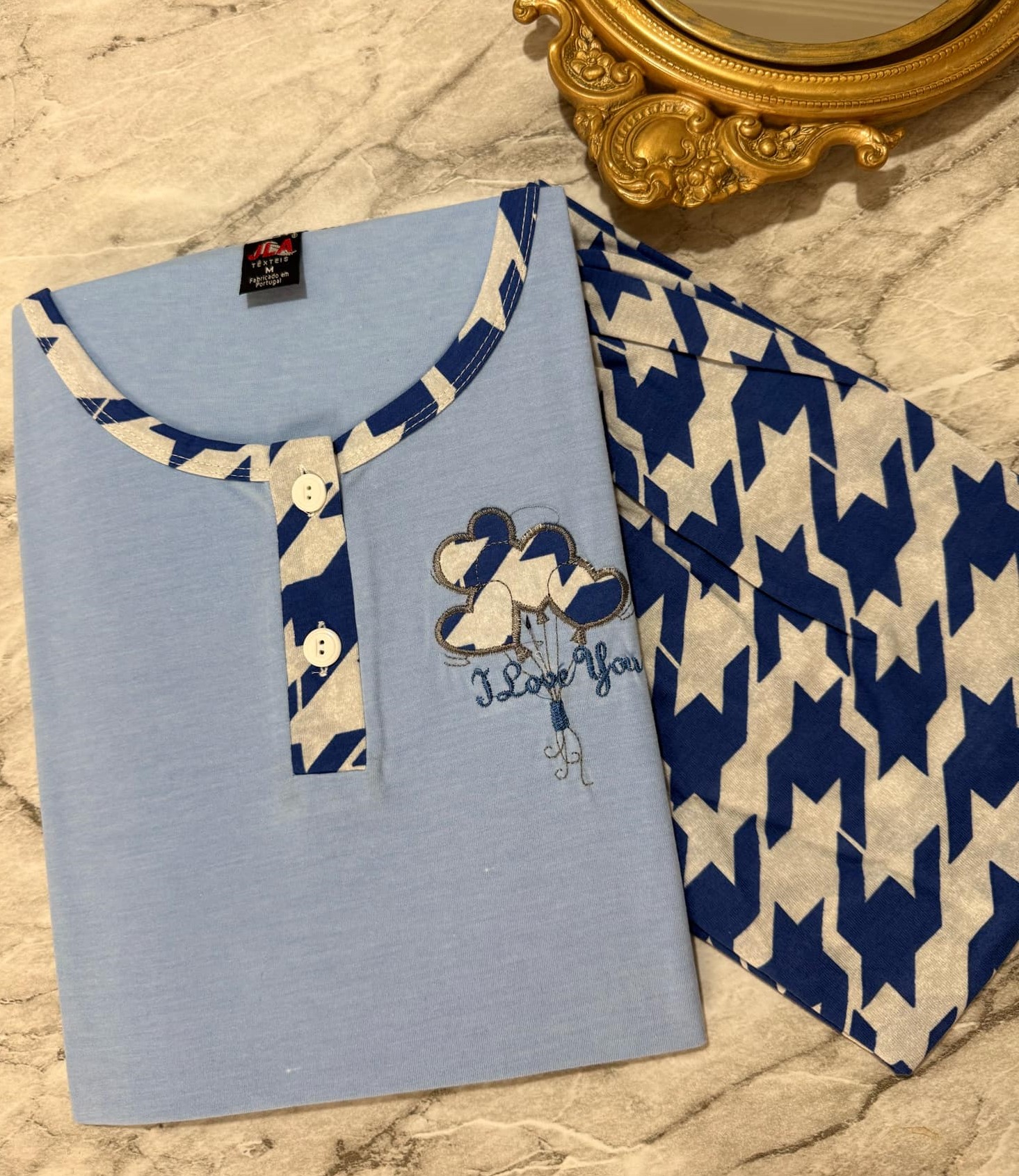 Azul